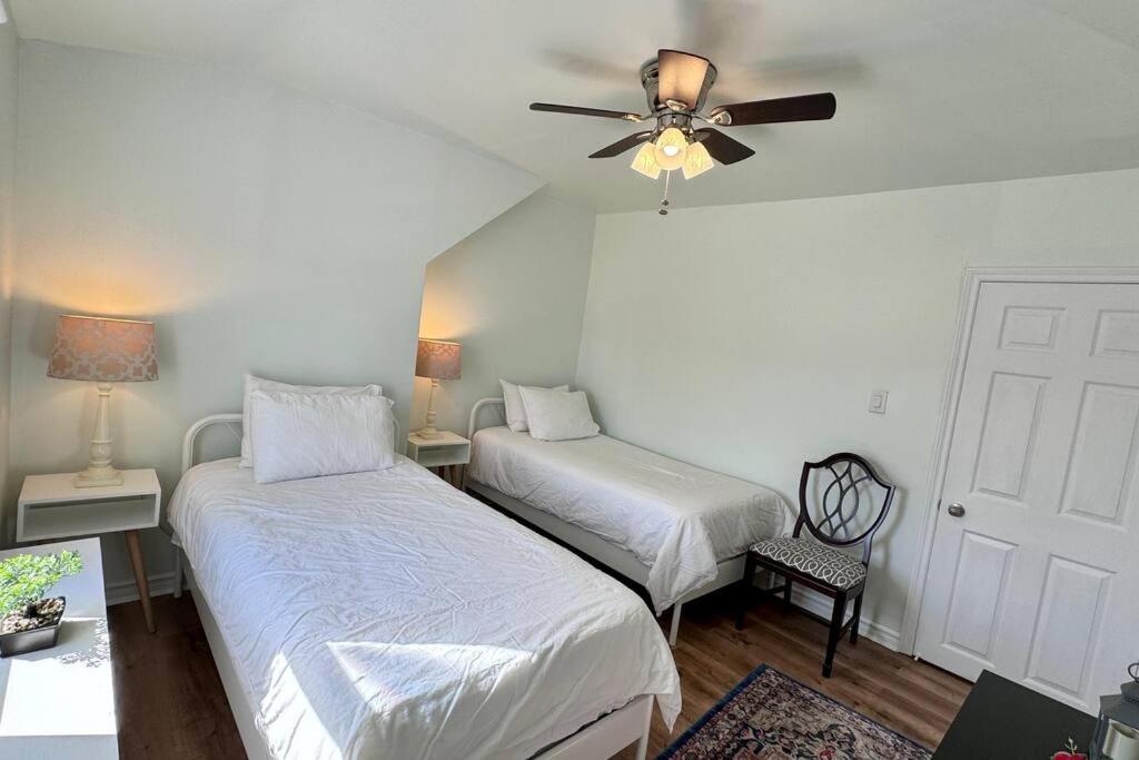 Near The Falls Two Bedroom - 5 Min Walk To Clifton شلالات نياغارا المظهر الخارجي الصورة