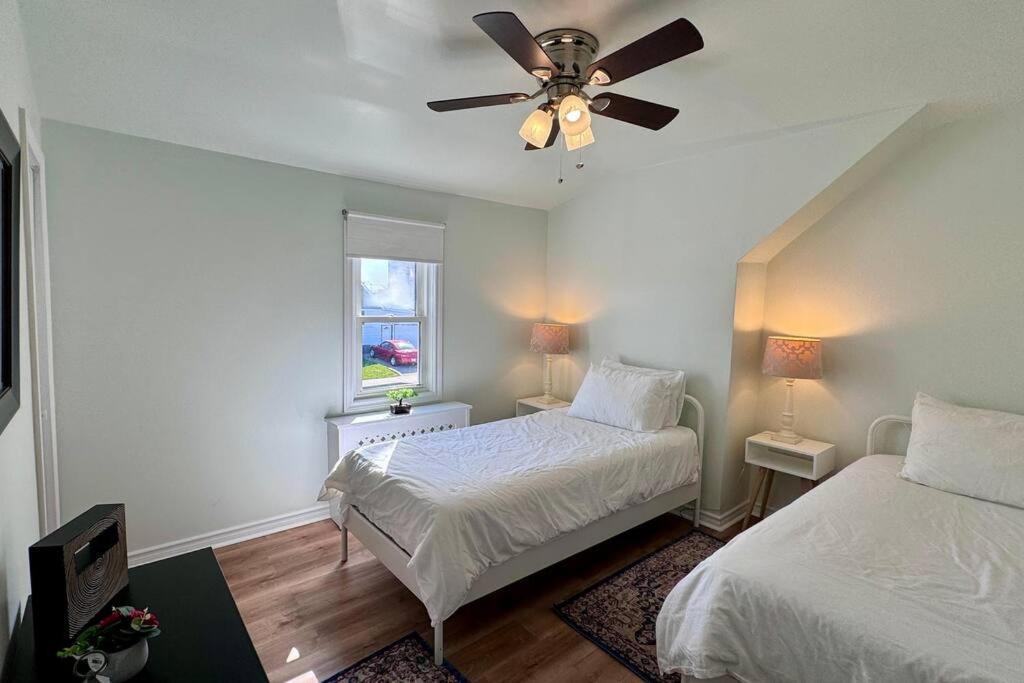 Near The Falls Two Bedroom - 5 Min Walk To Clifton شلالات نياغارا المظهر الخارجي الصورة
